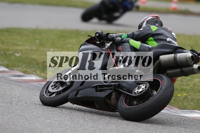 /Archiv-2025/08 20.04.2025 Speer Racing ADR/Gruppe gruen/backside